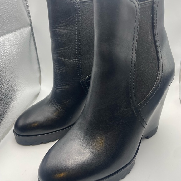 Michael Kors Black Ankle Bootie Wedge Sz 5.5 - Picture 3 of 6